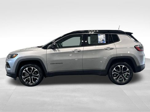 Used 2023 Jeep Compass Limited AWD/4WD image 4