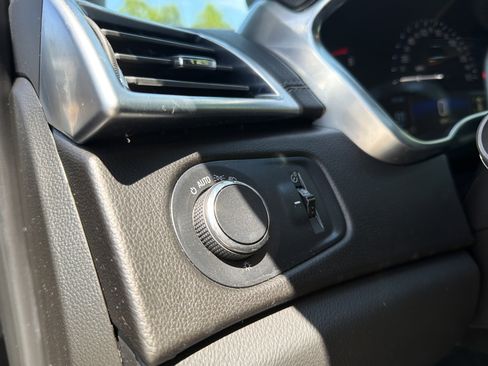Used 2016 Cadillac SRX Luxury FWD image 33