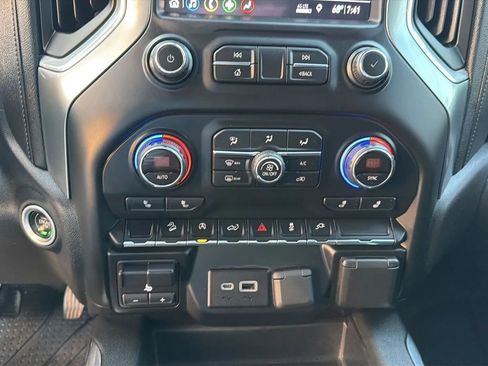 Used 2019 Chevrolet Silverado 1500 LT Trail Boss AWD/4WD image 25
