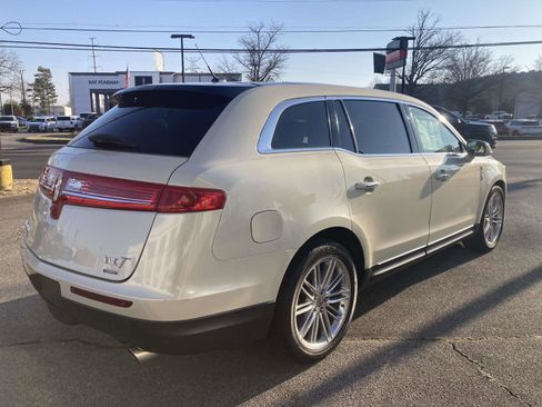 Used 2016 Lincoln MKT AWD w/ Equipment Group 201A image 3