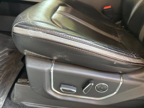 Used 2018 Ford F150 Platinum w/ Equipment Group 701A Luxury AWD/4WD image 15