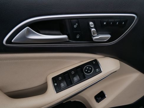 Used 2019 Mercedes-Benz GLA 250 GLA 250 image 19