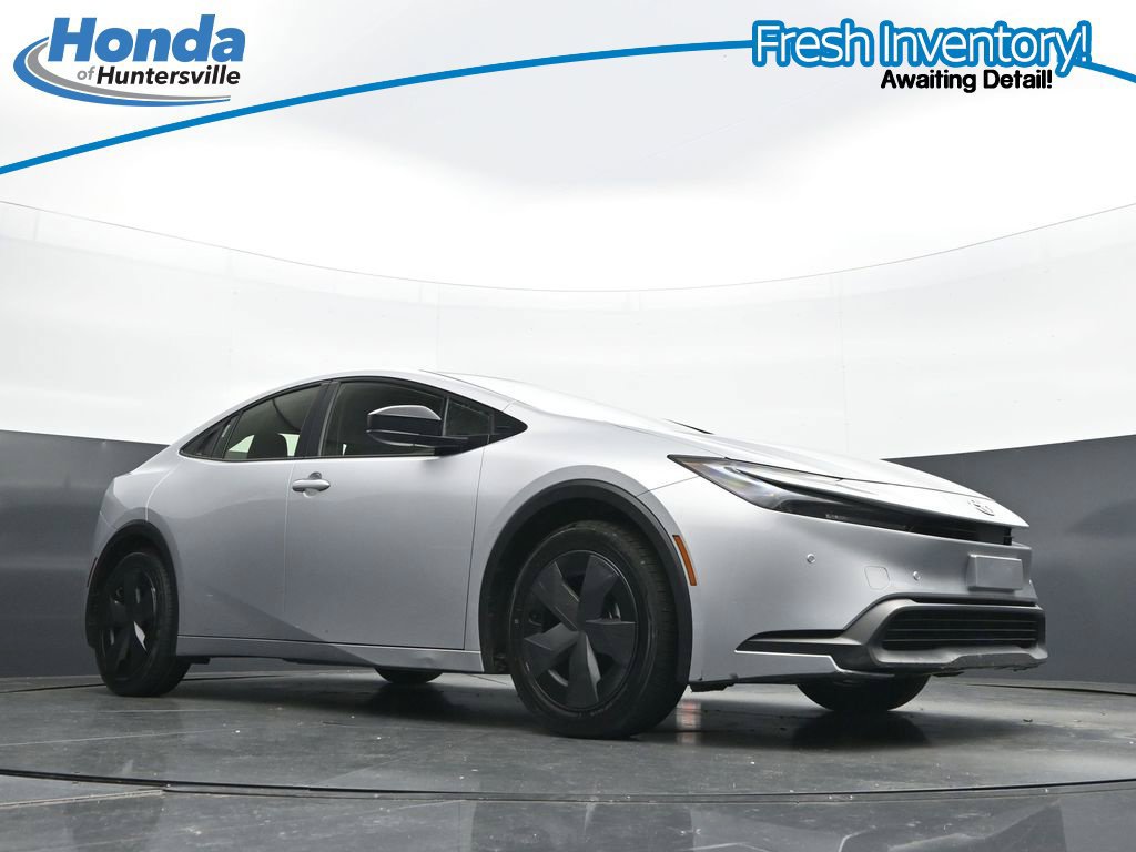 Used 2025 Toyota Prius LE FWD image 27