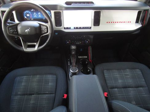 Used 2025 Ford Bronco Heritage Edition AWD/4WD image 30
