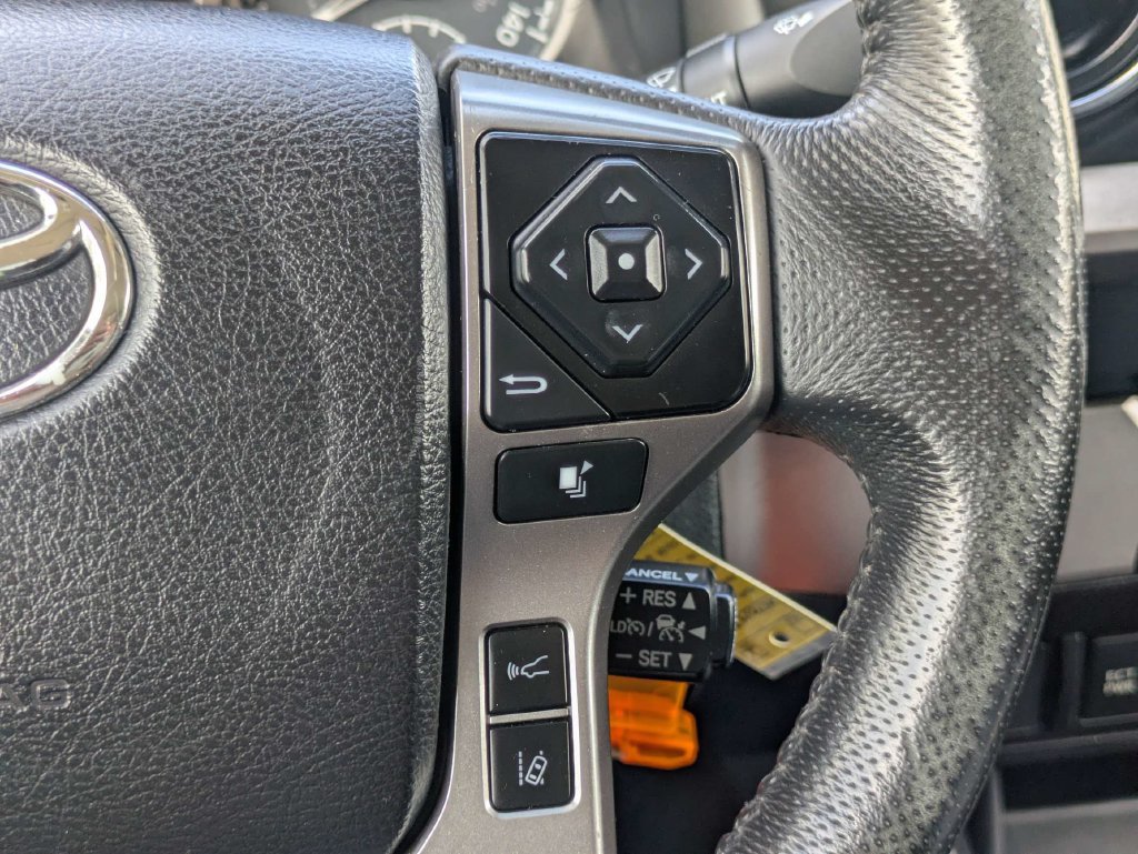 Used 2021 Toyota Tacoma SR5 RWD image 15