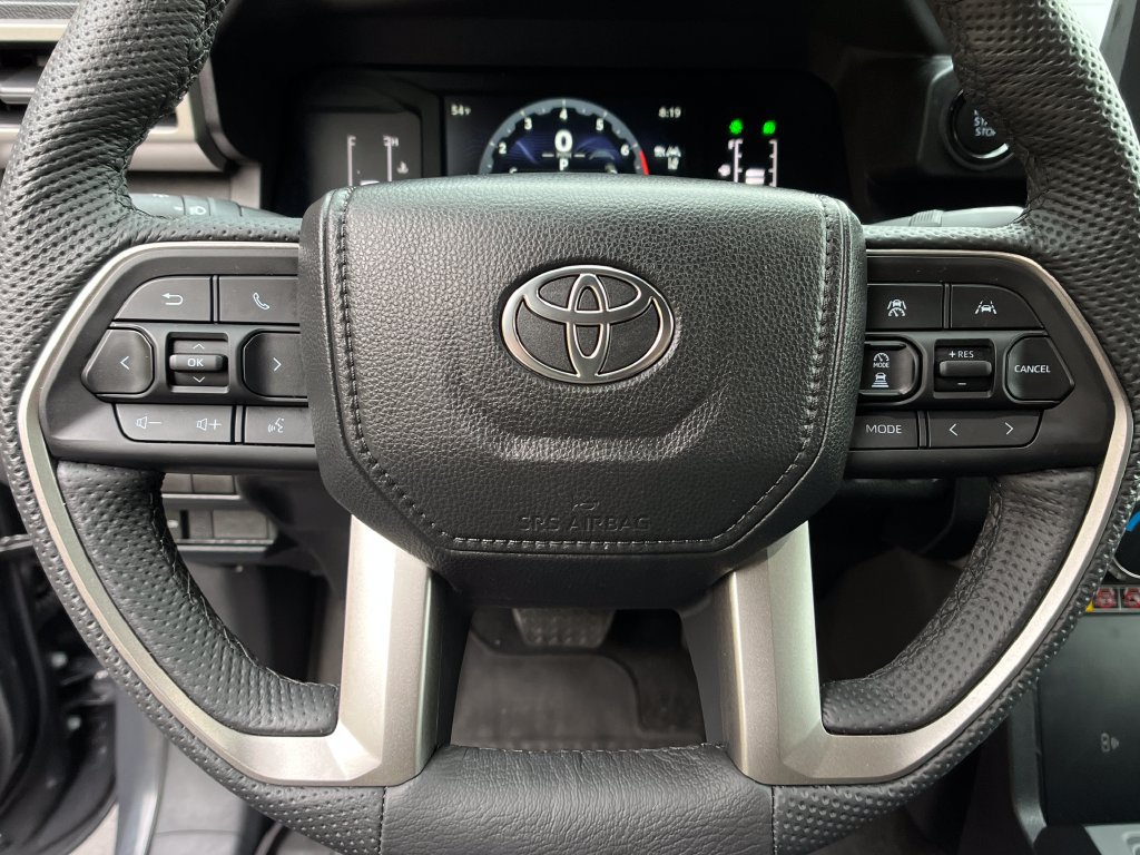 Used 2025 Toyota Tacoma SR5 AWD/4WD image 13