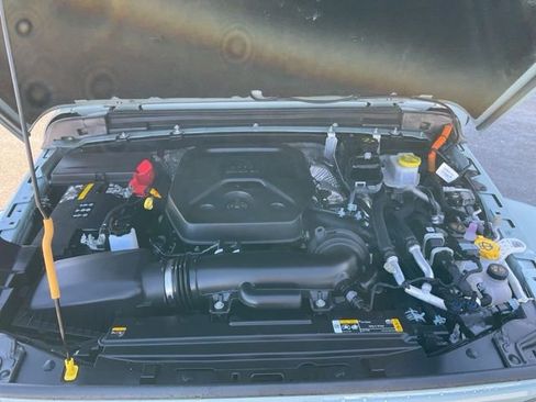 Used 2024 Jeep Wrangler Unlimited w/ Convenience Group image 19