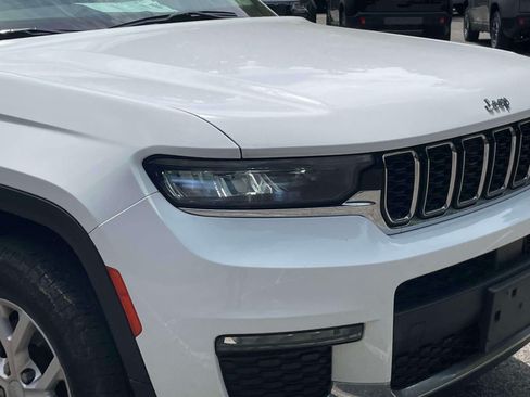 Used 2022 Jeep Grand Cherokee L Limited AWD/4WD image 9