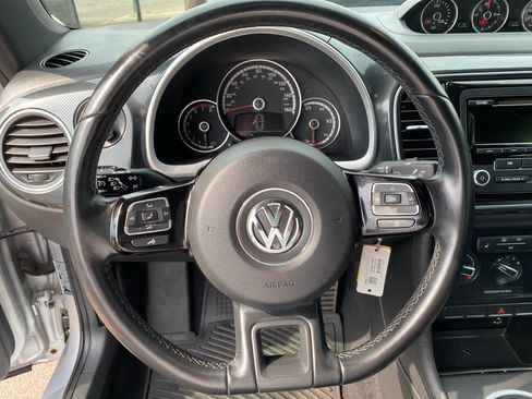 Used 2014 Volkswagen Beetle R-Line image 27