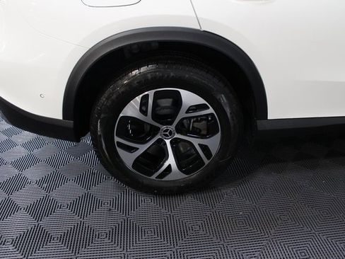 New 2025 Mercedes-Benz GLC 350e 4MATIC image 11