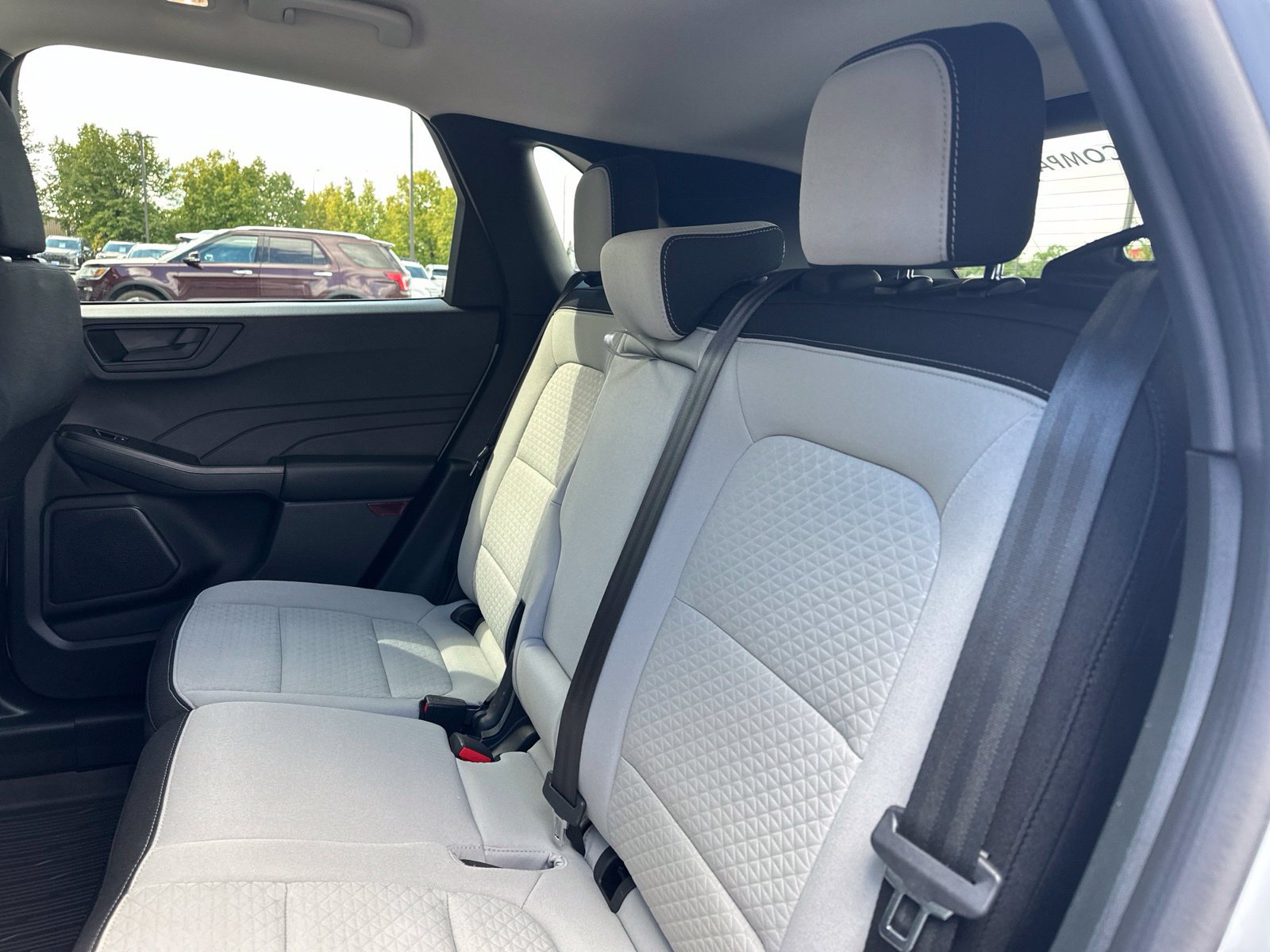 Used 2025 Ford Escape Active AWD/4WD image 23