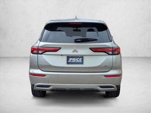 Used 2022 Mitsubishi Outlander SE AWD/4WD image 6