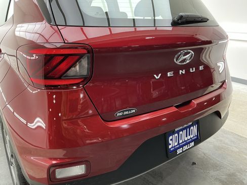 Used 2025 Hyundai Venue SEL image 22