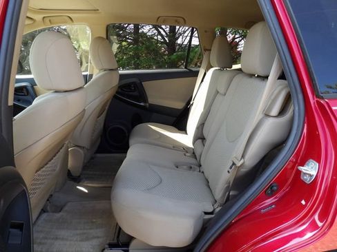 Used 2012 Toyota RAV4 4WD w/ Upgrade Value Pkg image 8