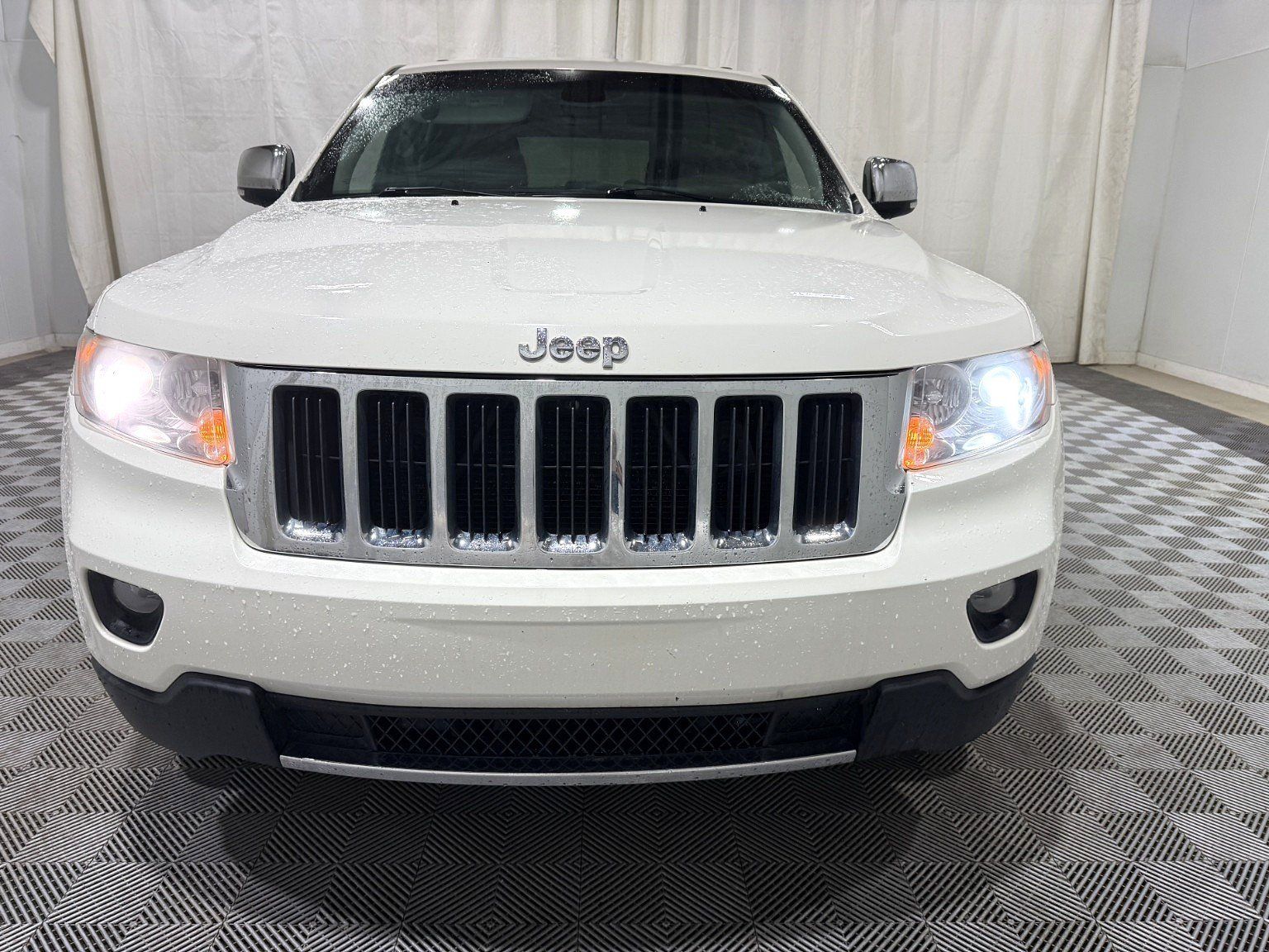 Used 2012 Jeep Grand Cherokee Limited w/ Luxury Group II AWD/4WD image 5