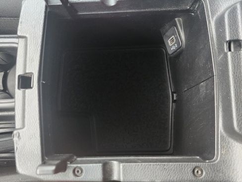 Used 2023 Jeep Wrangler Sport image 33