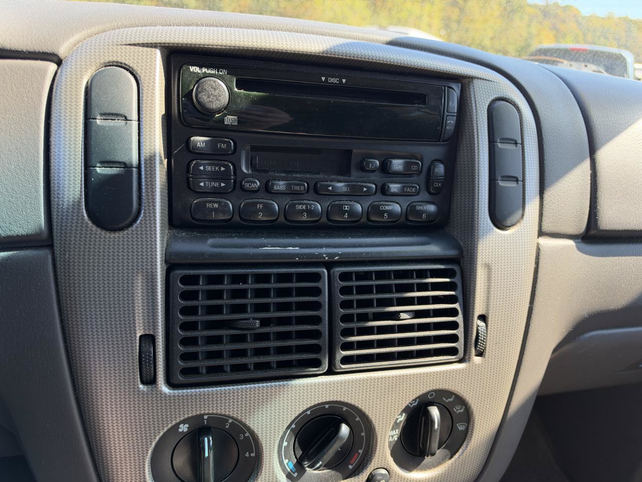 Used 2003 Ford Explorer XLT RWD image 13