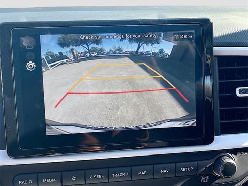 Used 2024 Hyundai Venue Limited image 14