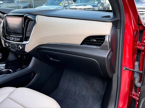 Certified 2023 Chevrolet Traverse Premier image 18