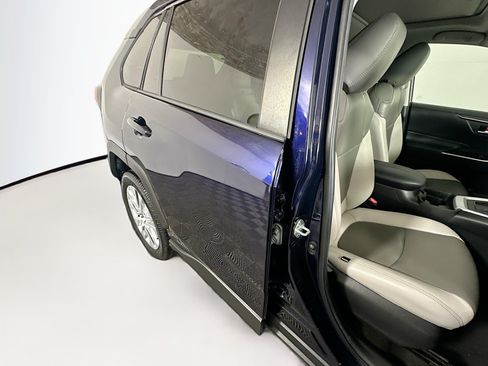 Used 2021 Toyota RAV4 XLE Premium FWD image 28