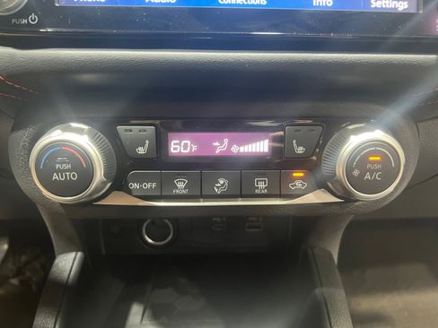 New 2025 Nissan Versa SR w/ Trunk Package image 12