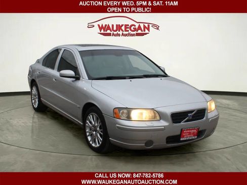 Used 2005 Volvo S60 T5 image 2