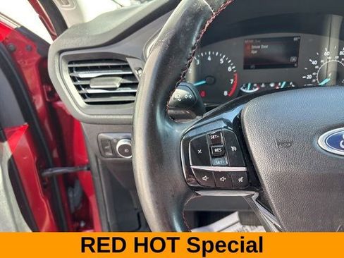 Used 2022 Ford Escape SEL w/ SEL Stealth AWD Package image 17