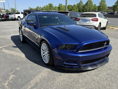 Used 2014 Ford Mustang GT Premium w/ Equipment Group 402A RWD image 4