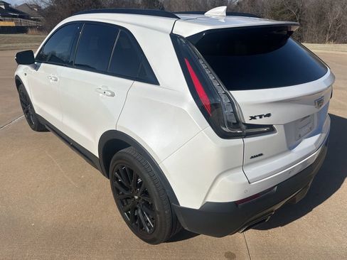 Used 2023 Cadillac XT4 Sport image 2