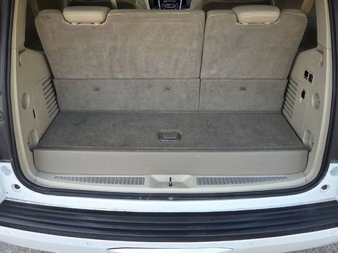 Used 2017 Cadillac Escalade Luxury AWD/4WD image 48