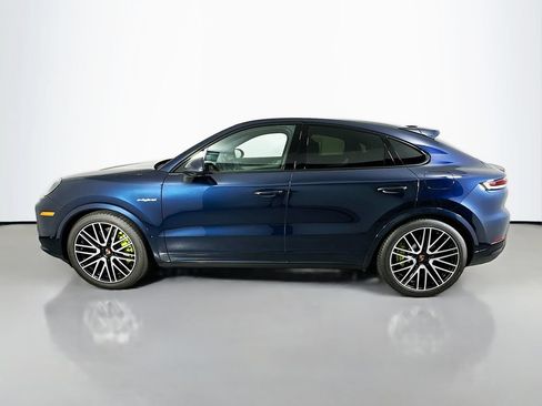 Used 2025 Porsche Cayenne S AWD/4WD image 2