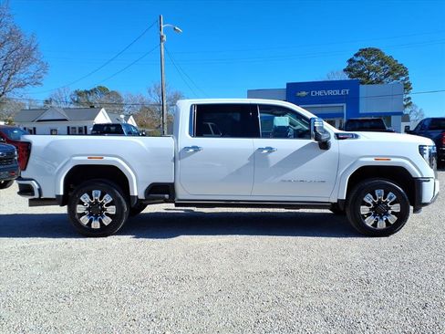 Used 2024 GMC Sierra 2500 Denali w/ Denali Reserve Package image 10