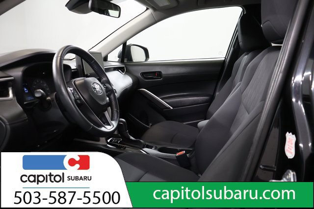 Used 2025 Toyota Corolla Cross LE FWD image 11