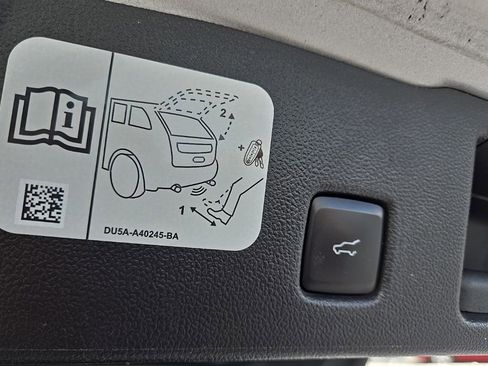 Used 2020 Ford Escape Titanium AWD/4WD image 51