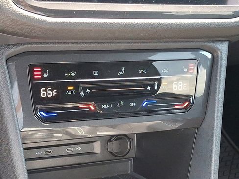 Used 2024 Volkswagen Tiguan SE R-Line image 29