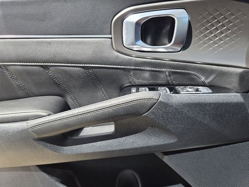 Used 2023 Kia Sorento SX image 25