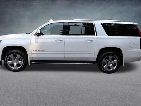 Used 2017 Chevrolet Suburban Premier AWD/4WD image 4