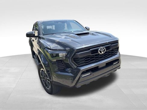 Used 2024 Toyota Tacoma TRD Sport w/ TRD Sport Upgrade Package AWD/4WD image 3