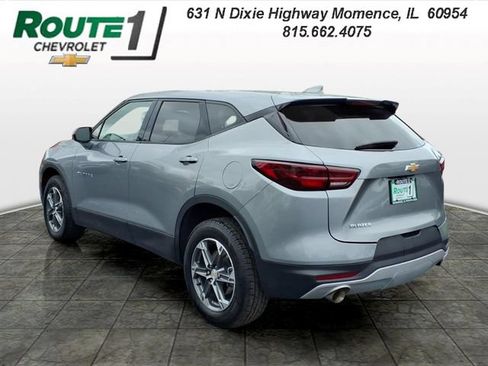 Used 2025 Chevrolet Blazer LT FWD image 3