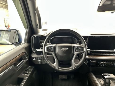 Used 2025 Chevrolet Silverado 1500 LT Trail Boss w/ Convenience Package II AWD/4WD image 15