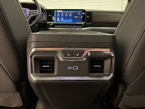 New 2026 Chevrolet Silverado 1500 High Country w/ Technology Package AWD/4WD image 45