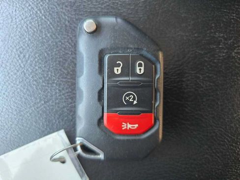 Used 2018 Jeep Wrangler Sport AWD/4WD image 21