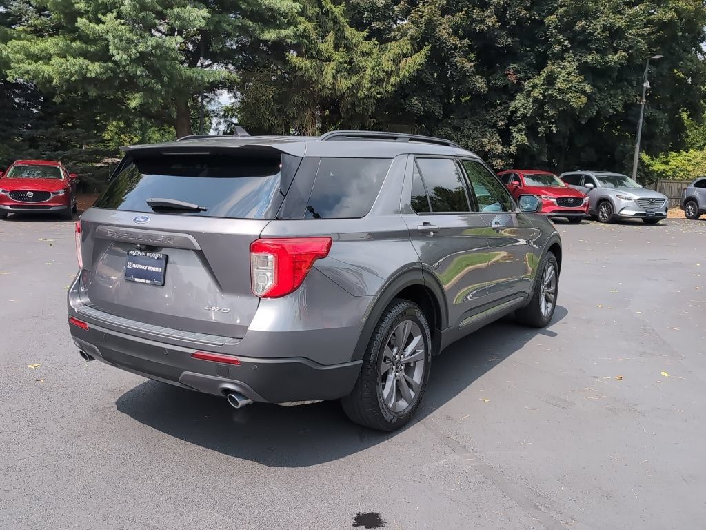 Used 2021 Ford Explorer XLT w/ Equipment Group 202A AWD/4WD image 5