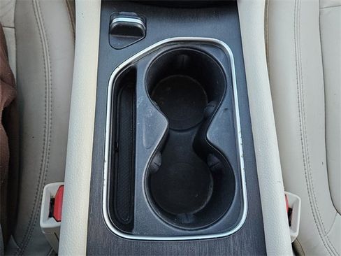 Used 2017 Chrysler 200 Limited Platinum w/ Comfort & Convenience Group image 18