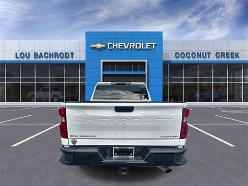 Used 2025 Chevrolet Silverado 2500 Custom w/ Custom Value Package image 7