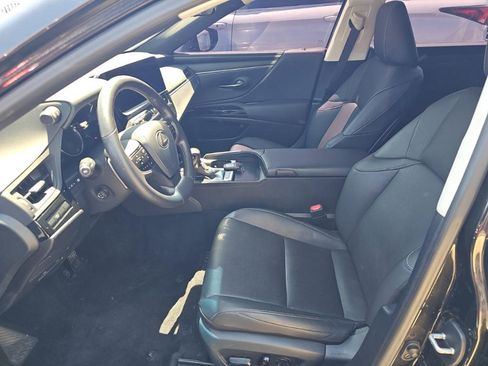Used 2024 Lexus ES 350 w/ Premium Package FWD image 4