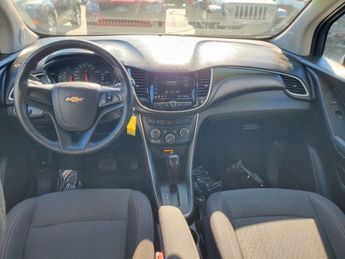 Used 2019 Chevrolet Trax LS AWD/4WD image 21