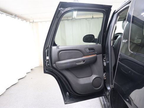 Used 2007 GMC Yukon SLT w/ SLT Preferred Equipment Group AWD/4WD image 28