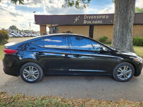 Used 2017 Hyundai Elantra SE image 5