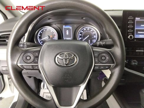 Used 2022 Toyota Camry LE FWD image 12